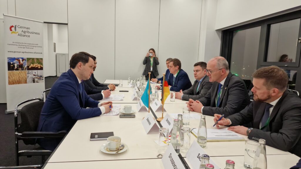 Kasachstans Vize-Agrarminister Yermek Kenzhekhanuly in der GAA-Business Lounge im Rahmen der Grünen Woche 2025