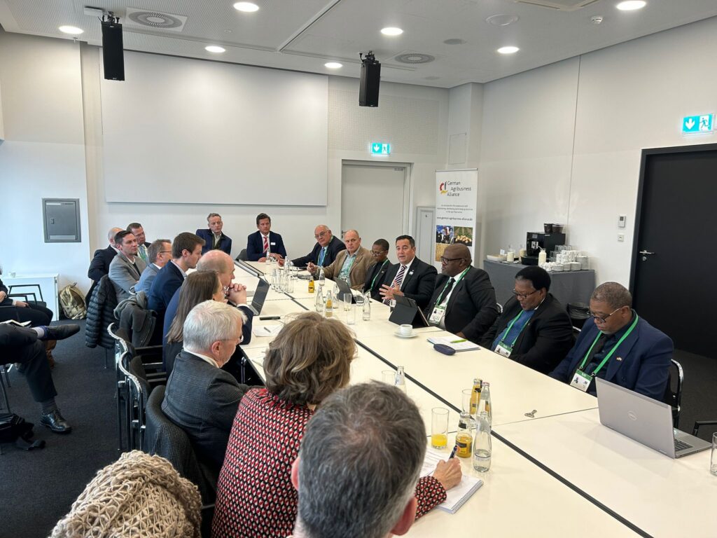Roundtable mit dem südafrikanischen Landwirtschaftsminister John Steenhuisen in der GAA-Business Lounge beim GFFA 2025.